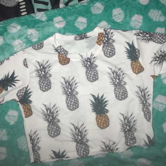 Tops - Pineapple white crop top